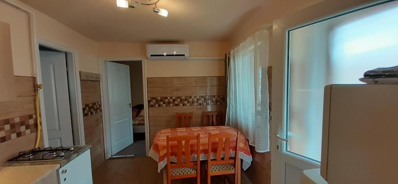 Rozika Apartman Ii. Гайдусобосло Екстер'єр фото
