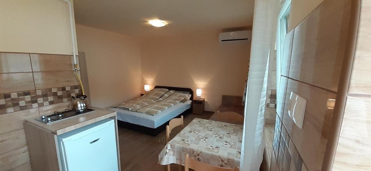 Rozika Apartman Ii. Гайдусобосло Екстер'єр фото